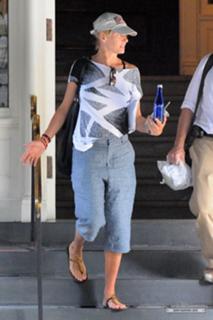 Uma Thurman feet photo thumbnail