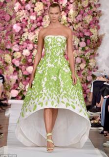 Karlie Kloss feet photo thumbnail