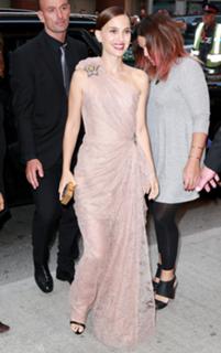 Natalie Portman feet photo thumbnail