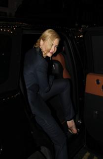 Nicole Kidman feet photo thumbnail