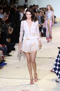 Kendall Jenner feet photo thumbnail