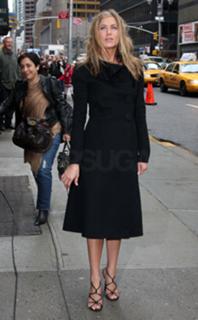 Jennifer Aniston feet photo thumbnail