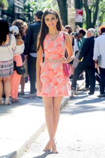 Victoria Justice feet photo thumbnail