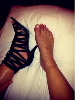 Ashley Graham feet photo thumbnail