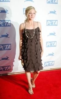 Brittany Snow feet photo thumbnail