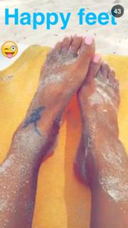 Vida Guerra feet photo thumbnail