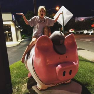 Lauren Alaina feet photo 4