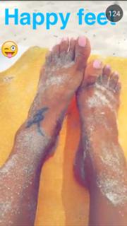 Vida Guerra feet photo thumbnail