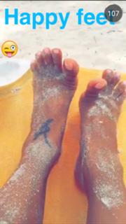 Vida Guerra feet photo thumbnail