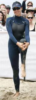 Minnie Driver feet photo thumbnail