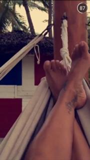 Vida Guerra feet photo thumbnail