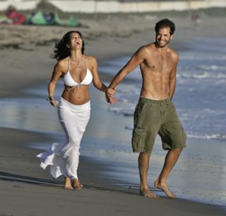 Brooke Burke feet photo thumbnail