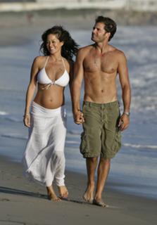 Brooke Burke feet photo thumbnail