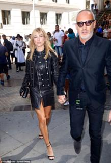 Hailey Bieber feet photo thumbnail