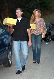 Denise Richards feet photo thumbnail