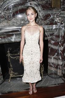 AnnaSophia Robb feet photo thumbnail
