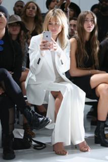 Hailey Bieber feet photo thumbnail