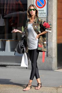 Melissa Satta feet photo thumbnail
