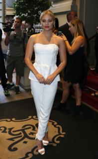 Olivia Holt feet photo thumbnail