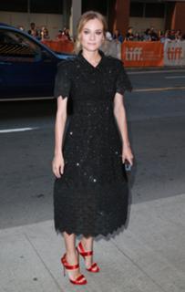 Diane Kruger feet photo thumbnail