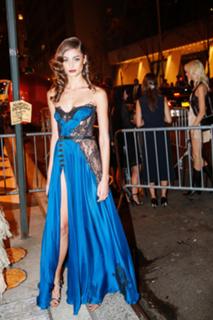 Taylor Hill feet photo thumbnail