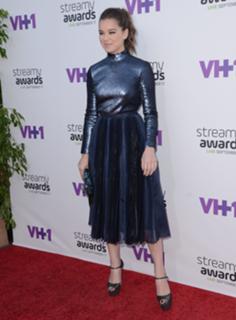 Hailee Steinfeld feet photo thumbnail