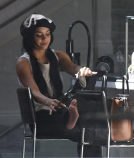 Vanessa Hudgens feet photo thumbnail