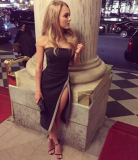 AnnaSophia Robb feet photo thumbnail