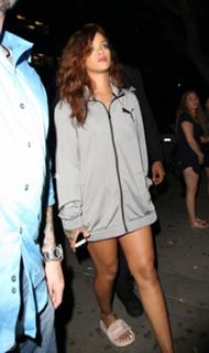 Rihanna feet photo thumbnail
