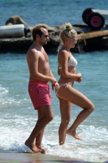 Pixie Lott feet photo thumbnail