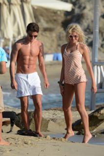 Pixie Lott feet photo thumbnail