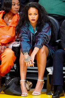 Rihanna feet photo thumbnail