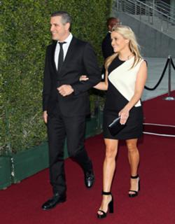 Reese Witherspoon feet photo thumbnail