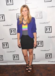Kristen Bell feet photo thumbnail
