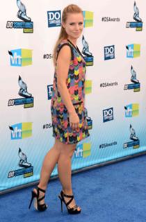 Kristen Bell feet photo thumbnail