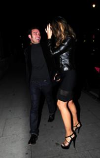 Elizabeth Hurley feet photo thumbnail