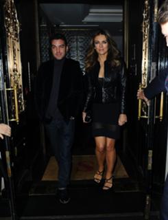 Elizabeth Hurley feet photo thumbnail