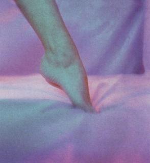 Kylie Minogue feet photo thumbnail