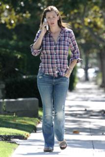 Jennifer Garner feet photo thumbnail