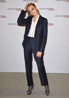 Cara Delevingne feet photo thumbnail