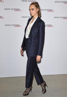 Cara Delevingne feet photo thumbnail