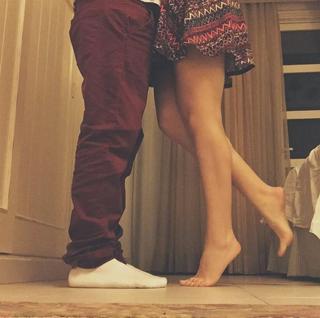 Kéfera Buchmann feet photo thumbnail
