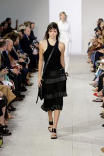 Kendall Jenner feet photo thumbnail