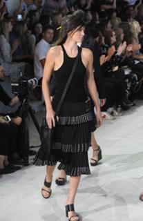 Kendall Jenner feet photo thumbnail
