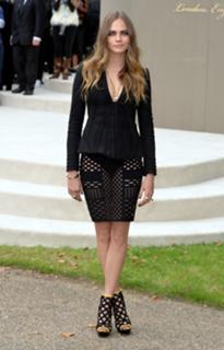 Cara Delevingne feet photo thumbnail