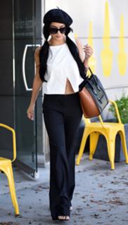 Vanessa Hudgens feet photo thumbnail