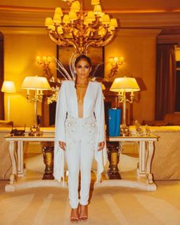 Jennifer Lopez feet photo thumbnail