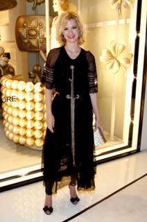 January Jones feet photo thumbnail