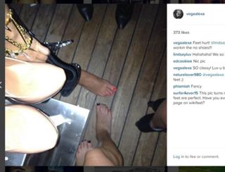 Alexa PenaVega feet photo thumbnail