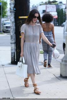 Rachel Bilson feet photo thumbnail